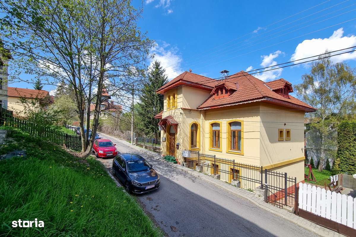 Pensiune Predeal, 11 camere, fost casino, fundație pe stanca - Imagine principală: 2/17