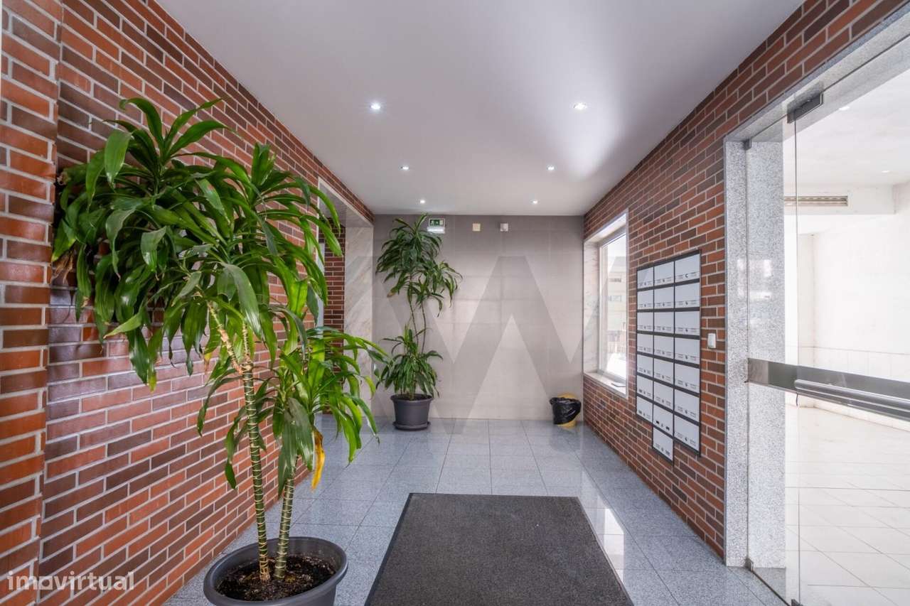 T3 com Box, Arrecadação, 3 Varandas e Vista Rio – Quinta da Piedade, 2-27