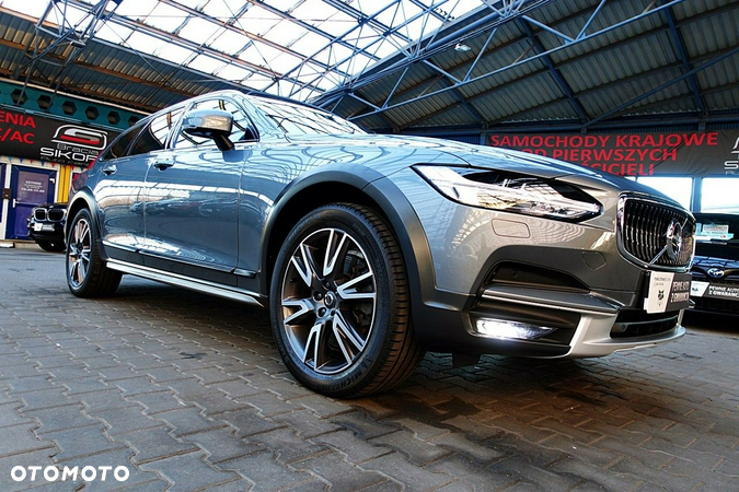 Volvo V90 Cross Country - 10