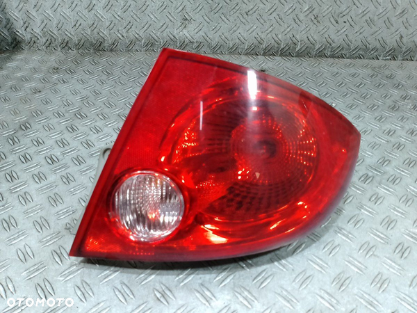 LAMPA TYLNA PRAWA CHEVROLET COBALT 25823650 - 1