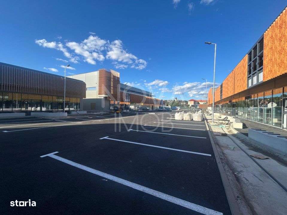 Spatiu comercial de inchiriat - Central, Cisnadie - de la 100 mp - Imagine principală: 1/6