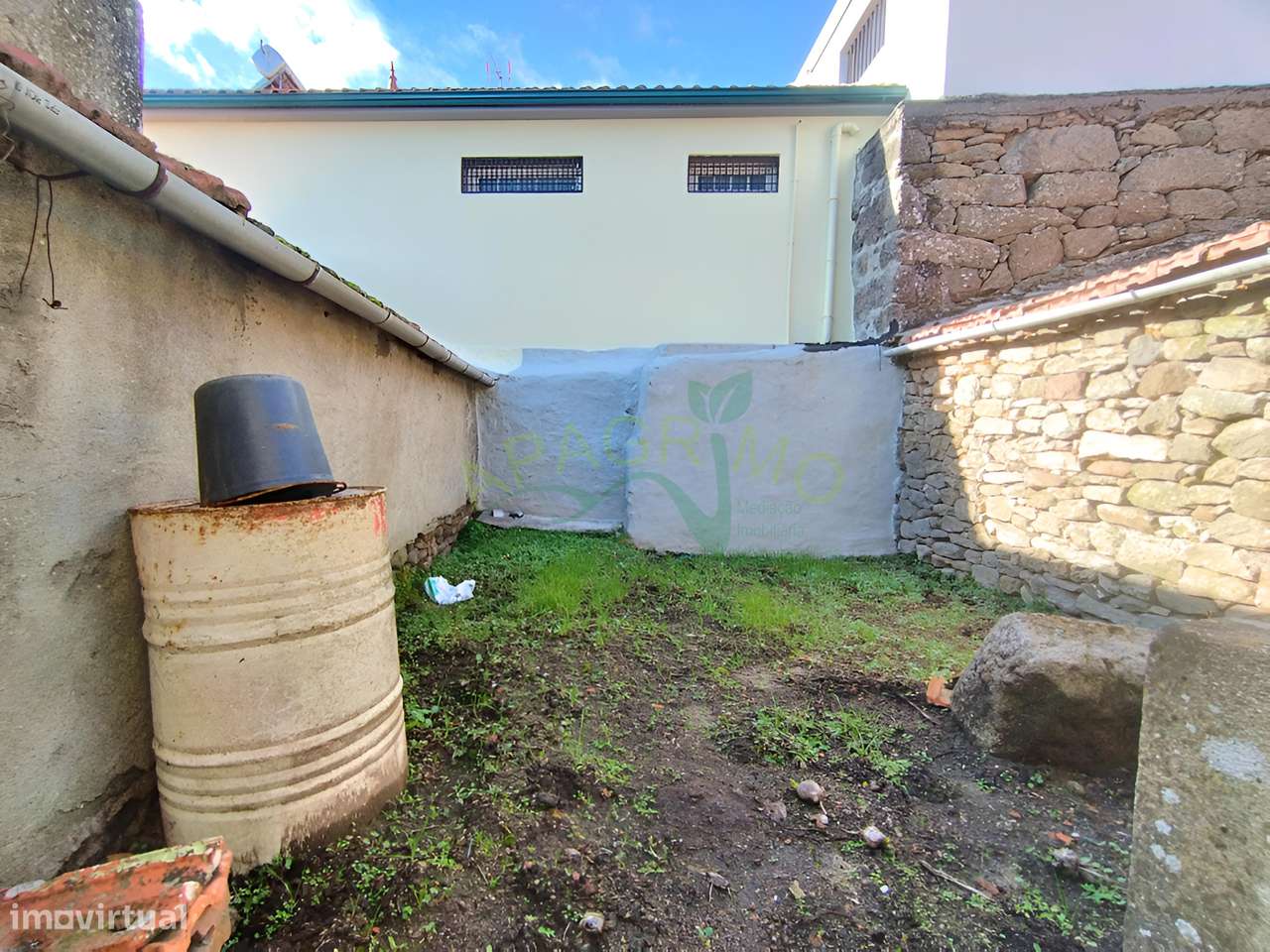 Moradia para restauro em Penela da Beira-5