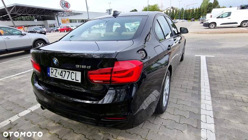 BMW Seria 3 318d Advantage - 23