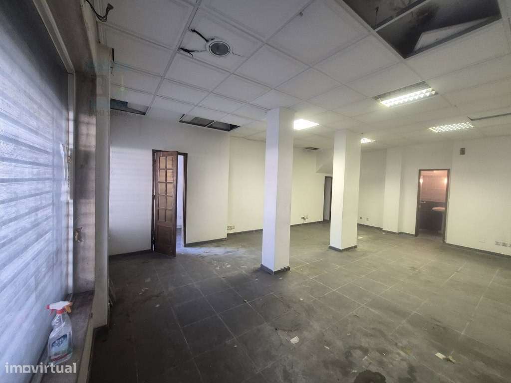 Escritório Duplex no Centro do Laranjeiro com Terraço-20