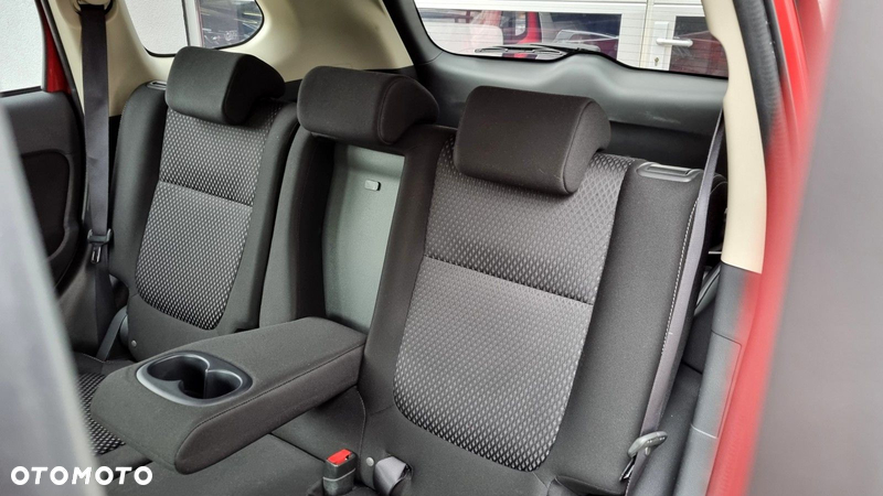 Mitsubishi Outlander 2.0 Intense Comfort 4WD CVT - 36