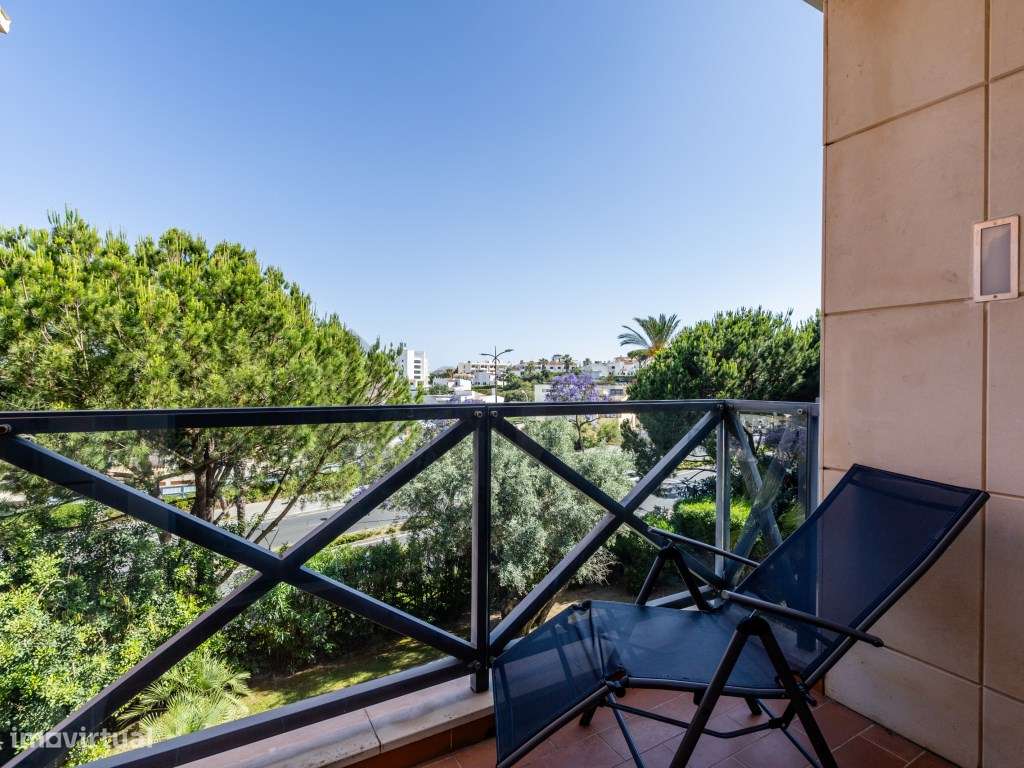 Apartamento T1+1 com piscina, elevador e 2 lugares de estacionament...-20