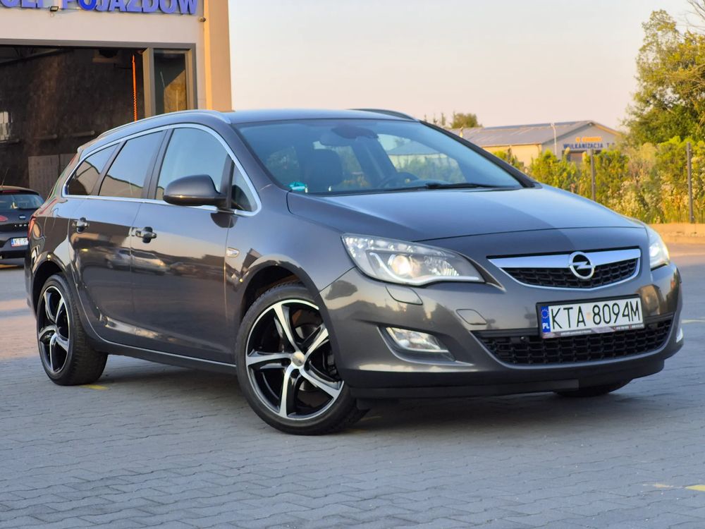 Opel Astra J (2009-2019) 1.4 Turbo Cosmo 2011
