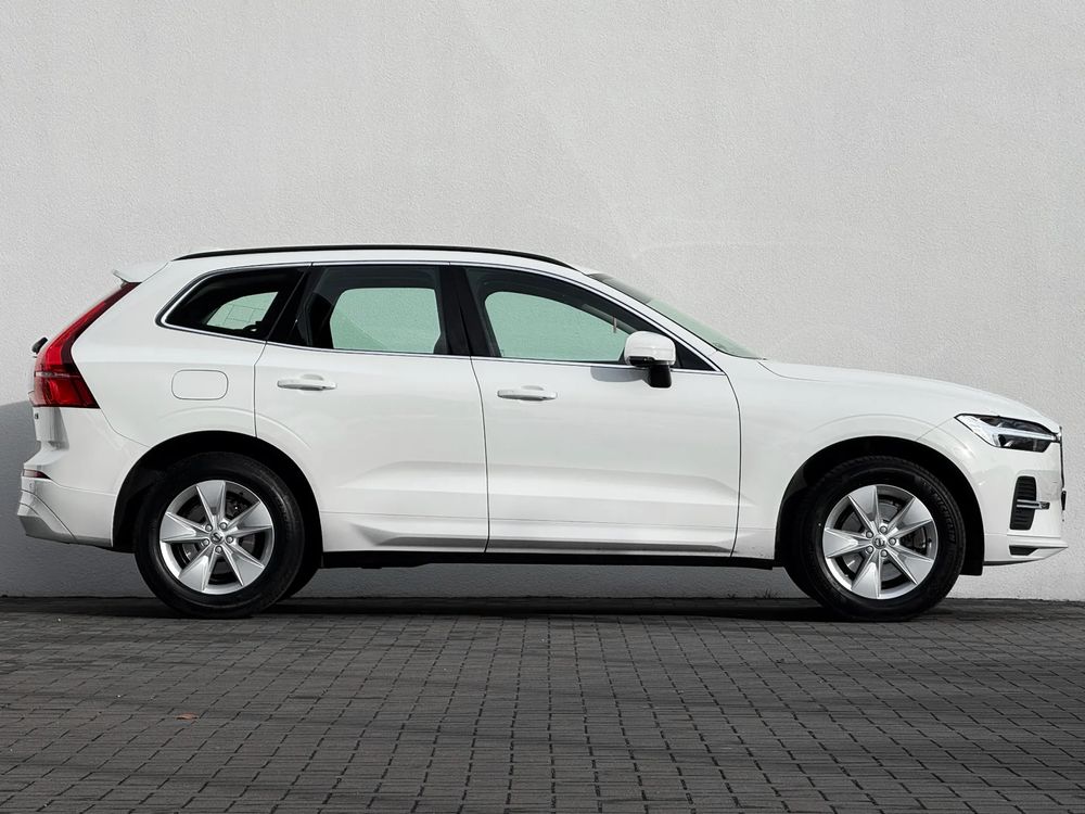 Volvo Xc-60 B4 B Momentum Pro 2.0 Hybryda 197 KM — zdjęcie 3