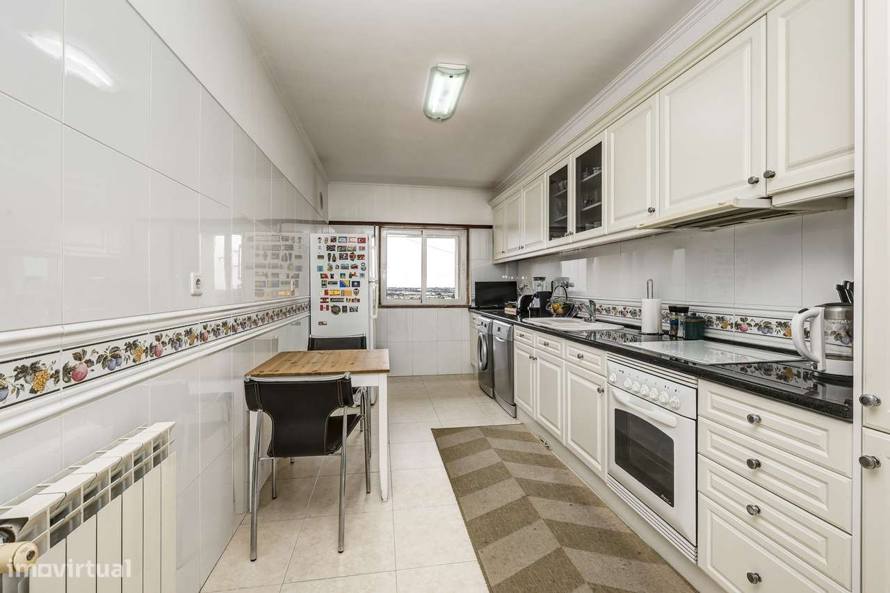 Elegante e confortável T3, com garagem fechada, em condomínio fechado-6
