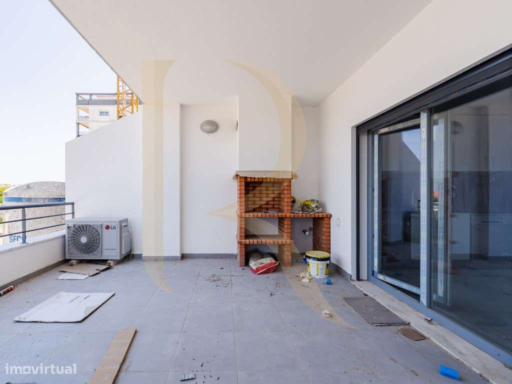 Apartamento T3 duplex com parqueamento e arrecadação em condomínio ...-10