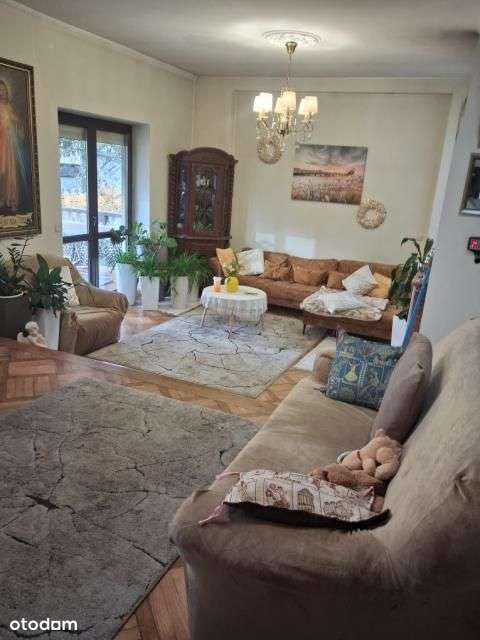 Dom w pobliżu lasu-4