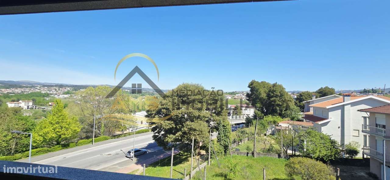 APARTAMENTO T2 COM GARAGEM CENTRO DE FAFE-27
