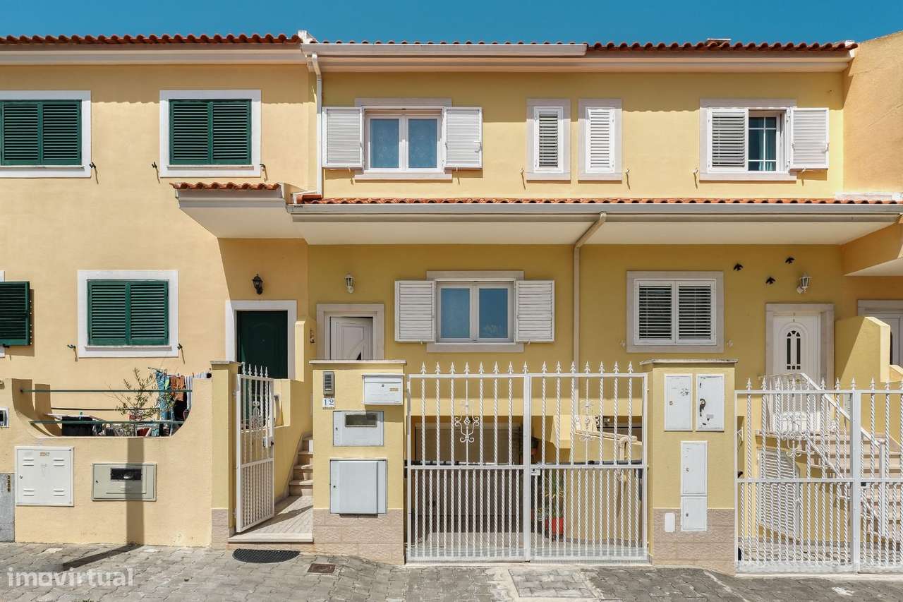Moradia T3 · 3 Pisos · Garagem · Bacelos do Gaio,  – Seixal-0