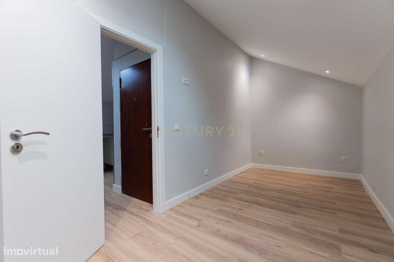 Prédio remodelado na Baixa de Setúbal – uma oportunidade única-55