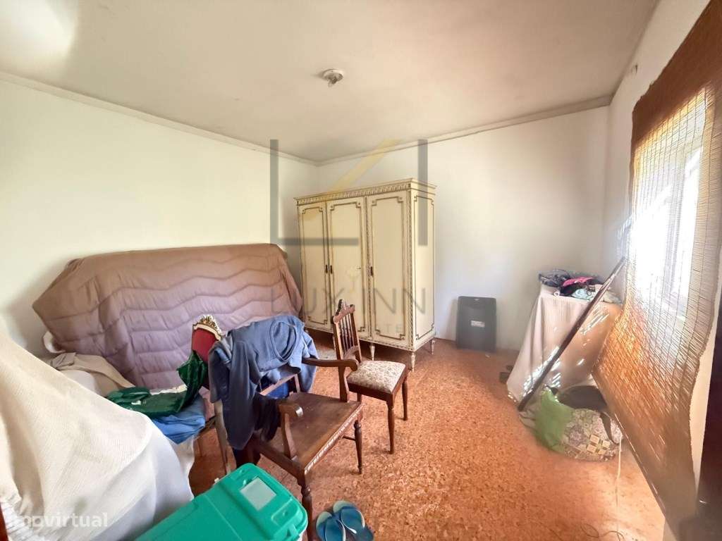 Terreno Urbano com 412m2 e pequena moradia edificada-21