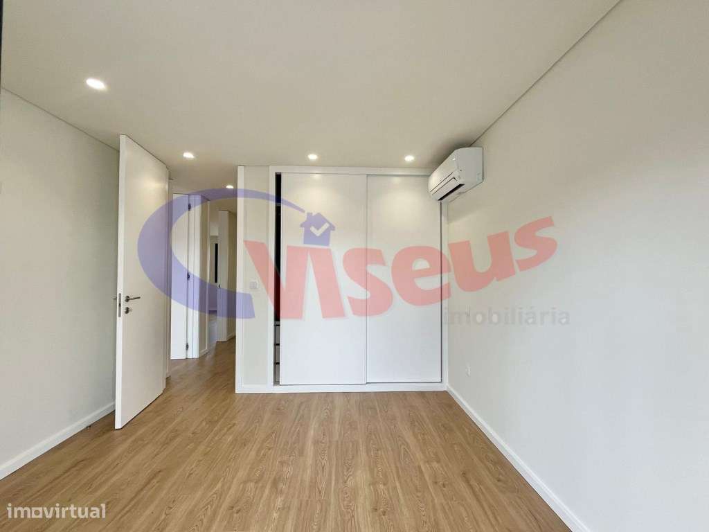 Apartamento T3 Penthouse Coimbrões-16