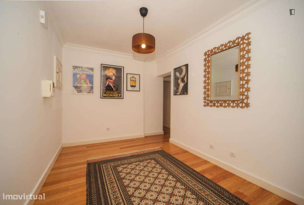 Quarto - localizado em Penha Lisbon - Grande imagem: 5/8