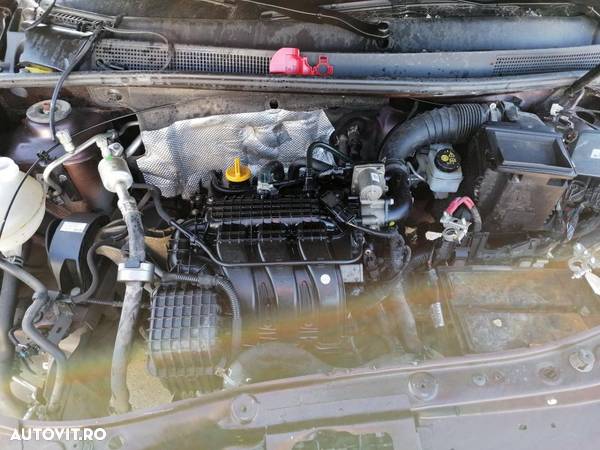 Dezmembrez Dacia Logan 2019, motor 1.0 tCe - 5