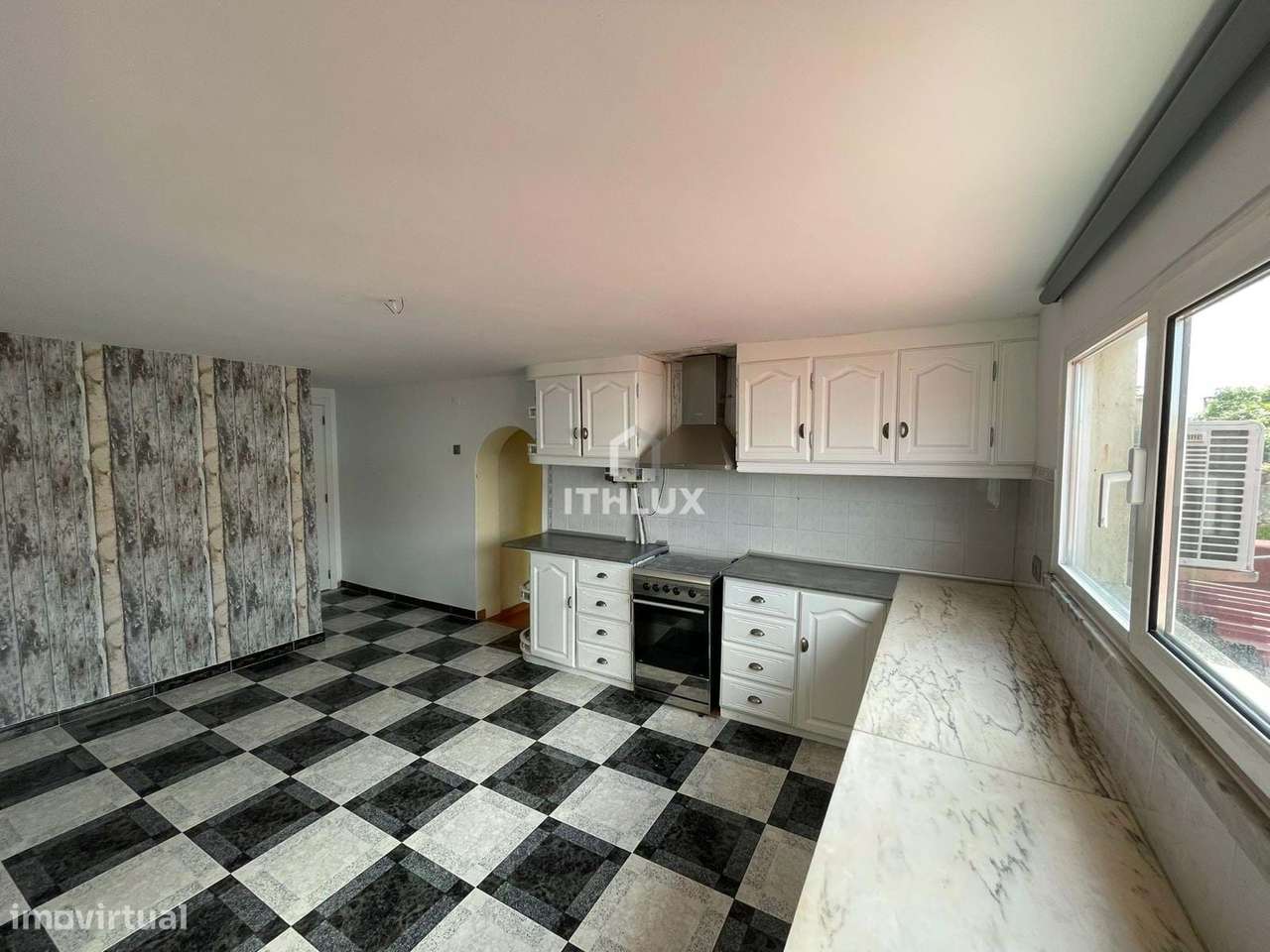 Moradia T4 com Piscina Interior à Venda em Maceira – Leiria - Grande imagem: 3/26