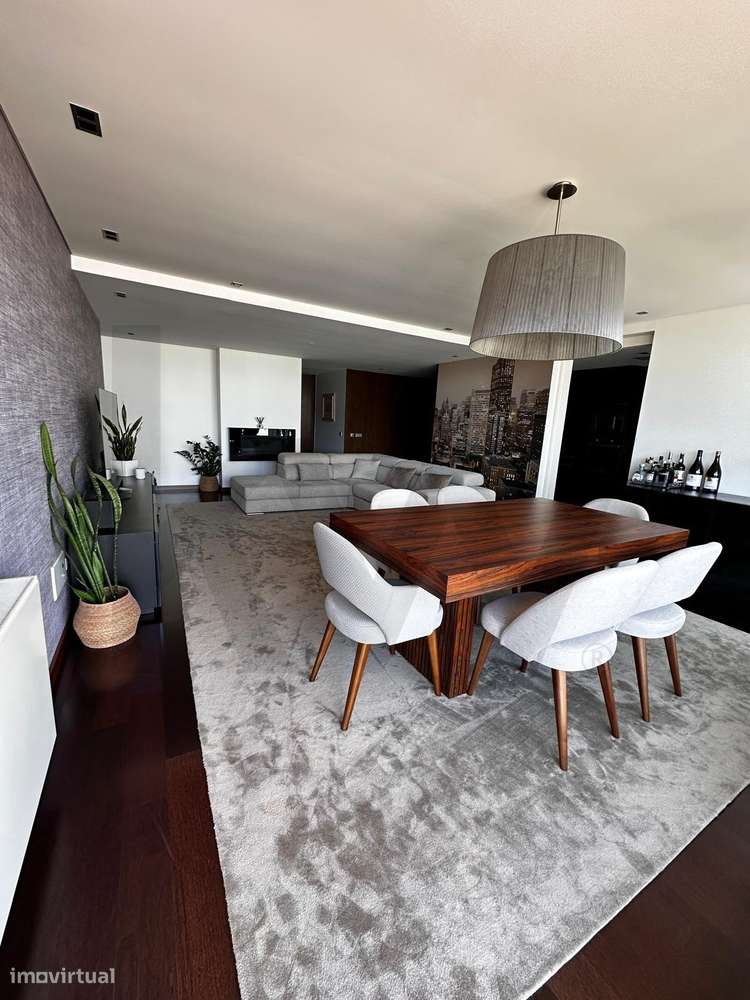 Apartamento T3 com garagem e varanda em Canidelo - Grande imagem: 4/22