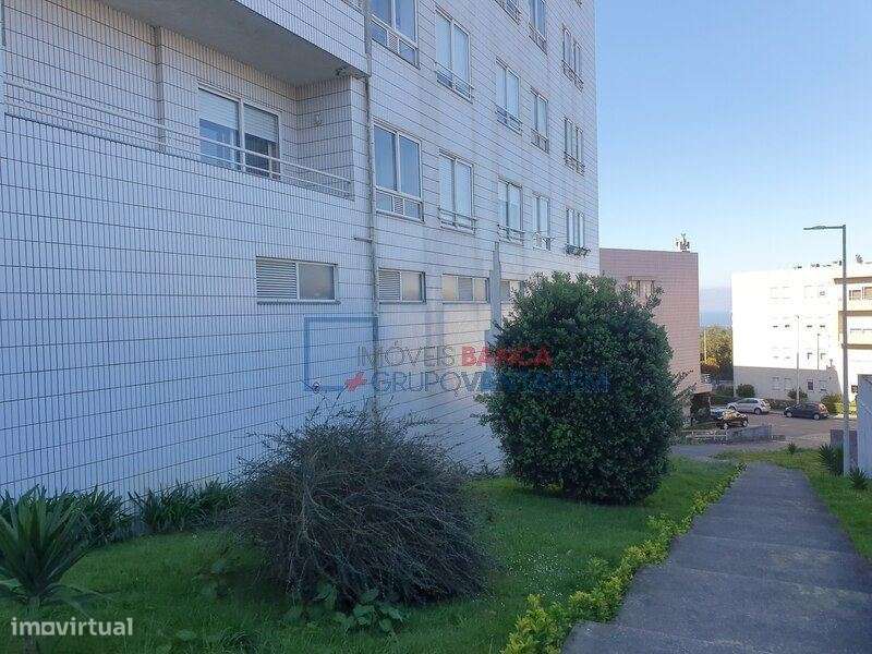 Apartamento T2 C/ Lugar Garagem e Arrumos - Grande imagem: 2/18