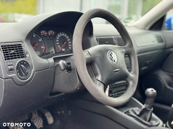 Volkswagen Golf - 10