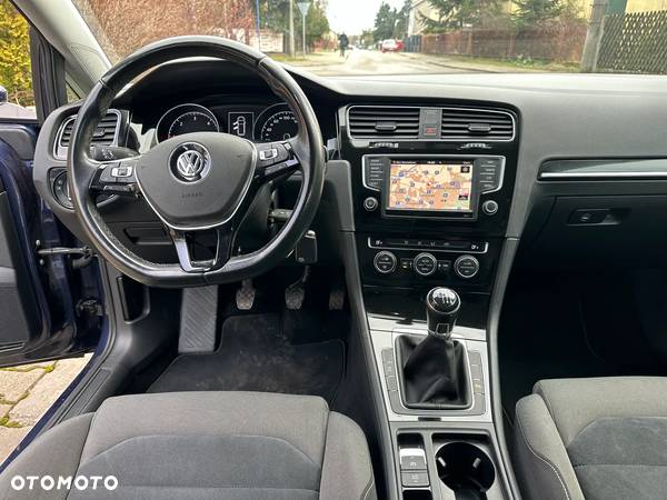 Volkswagen Golf 2.0 TDI BlueMotion Technology Edition - 21