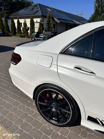 Mercedes-Benz Klasa E 63 AMG S 4-Matic - 39