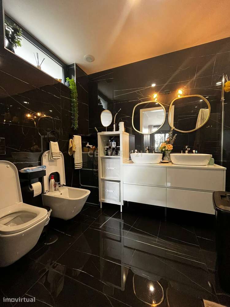 Luxuosa Moradia com Piscina em Vila Franca - Oportunidade Única-5