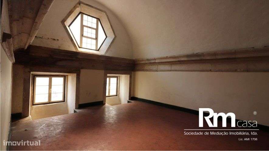 Magnifico prédio devoluto na Rua da Sofia, Largo do Terreiro da Erva-5