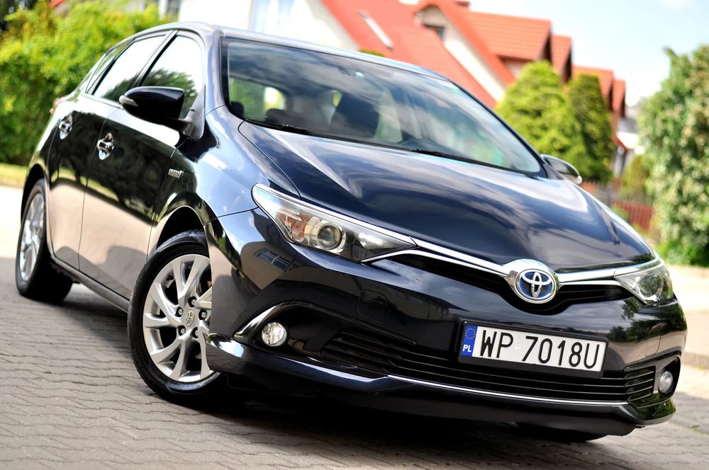 Toyota Auris II 1.8 HSD Sol 2016