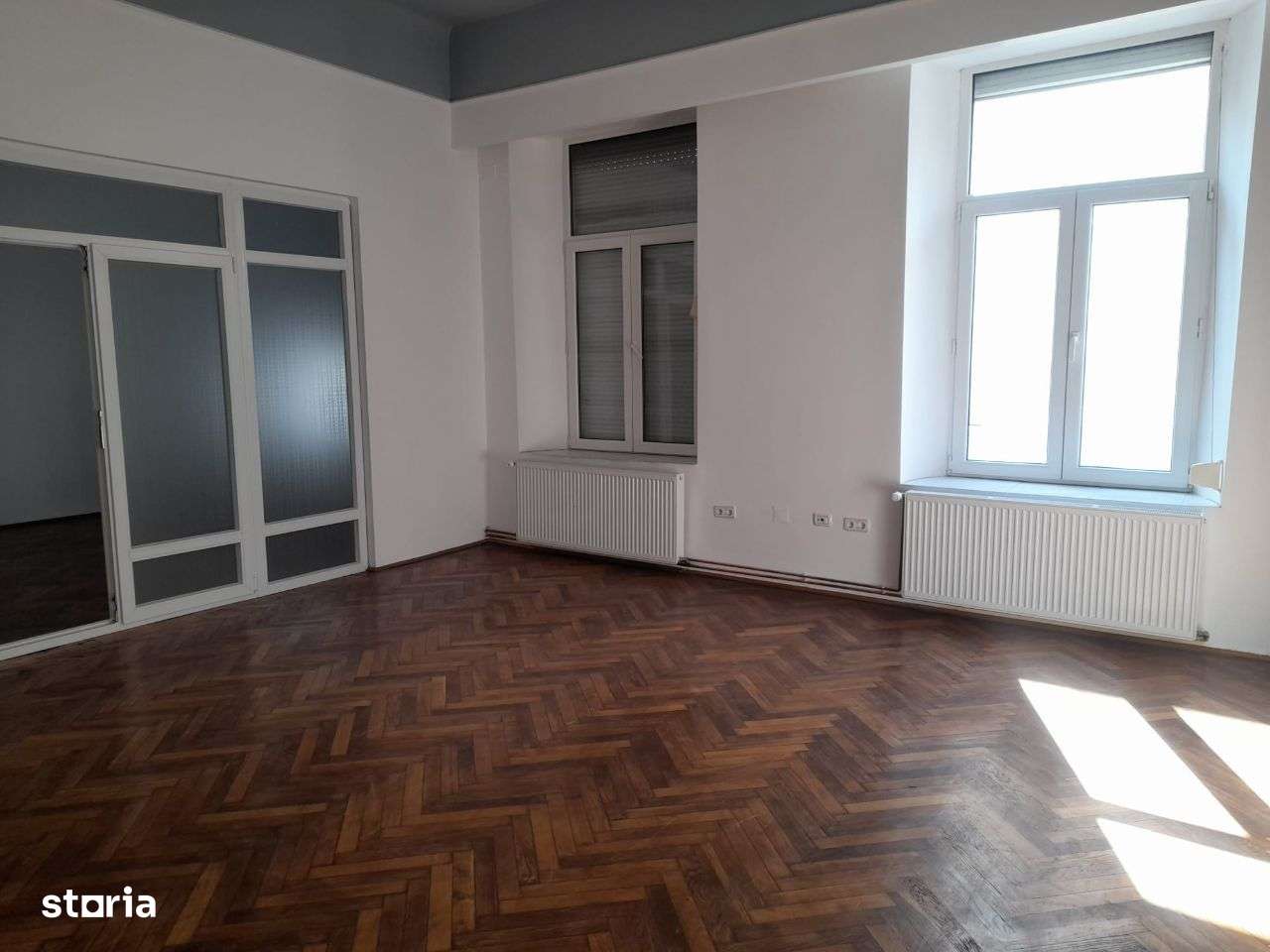 Proprietate 6 camere de vanzare in zona Centrala - Imagine principală: 2/17
