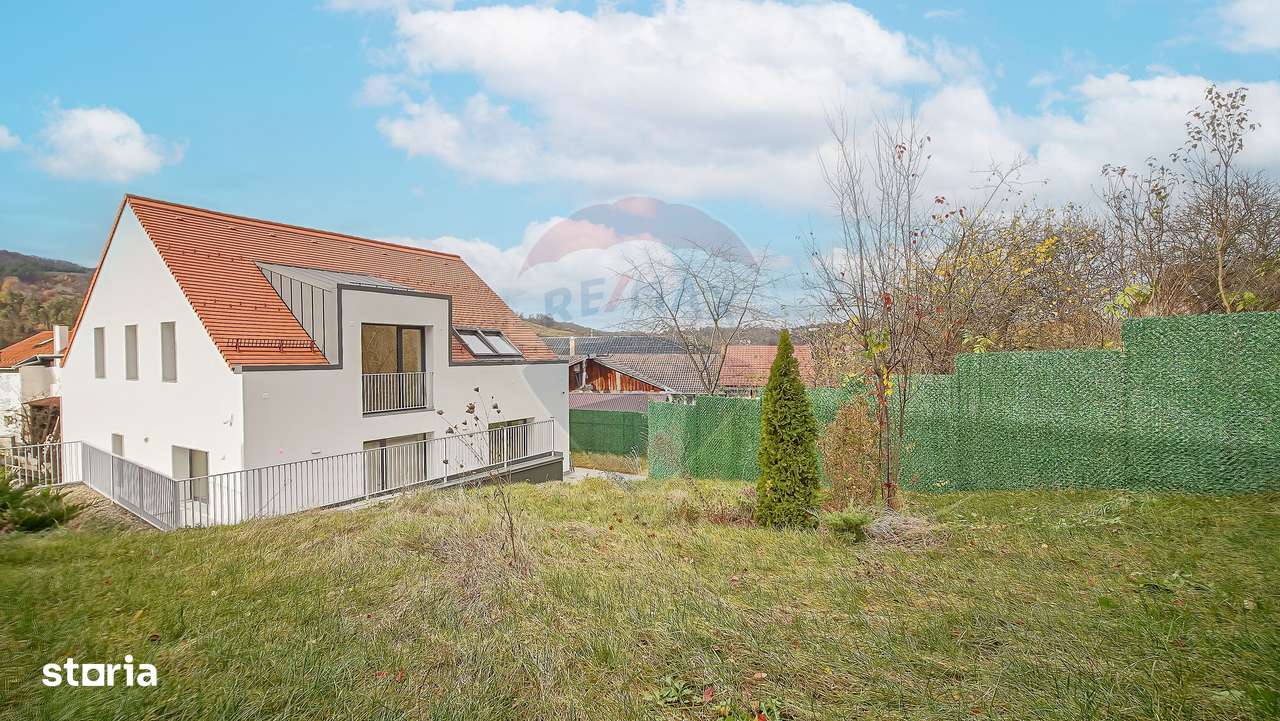 Armonie între tradiție și modernitate – Vilă contemporană în Brasov - Imagine principală: 4/20