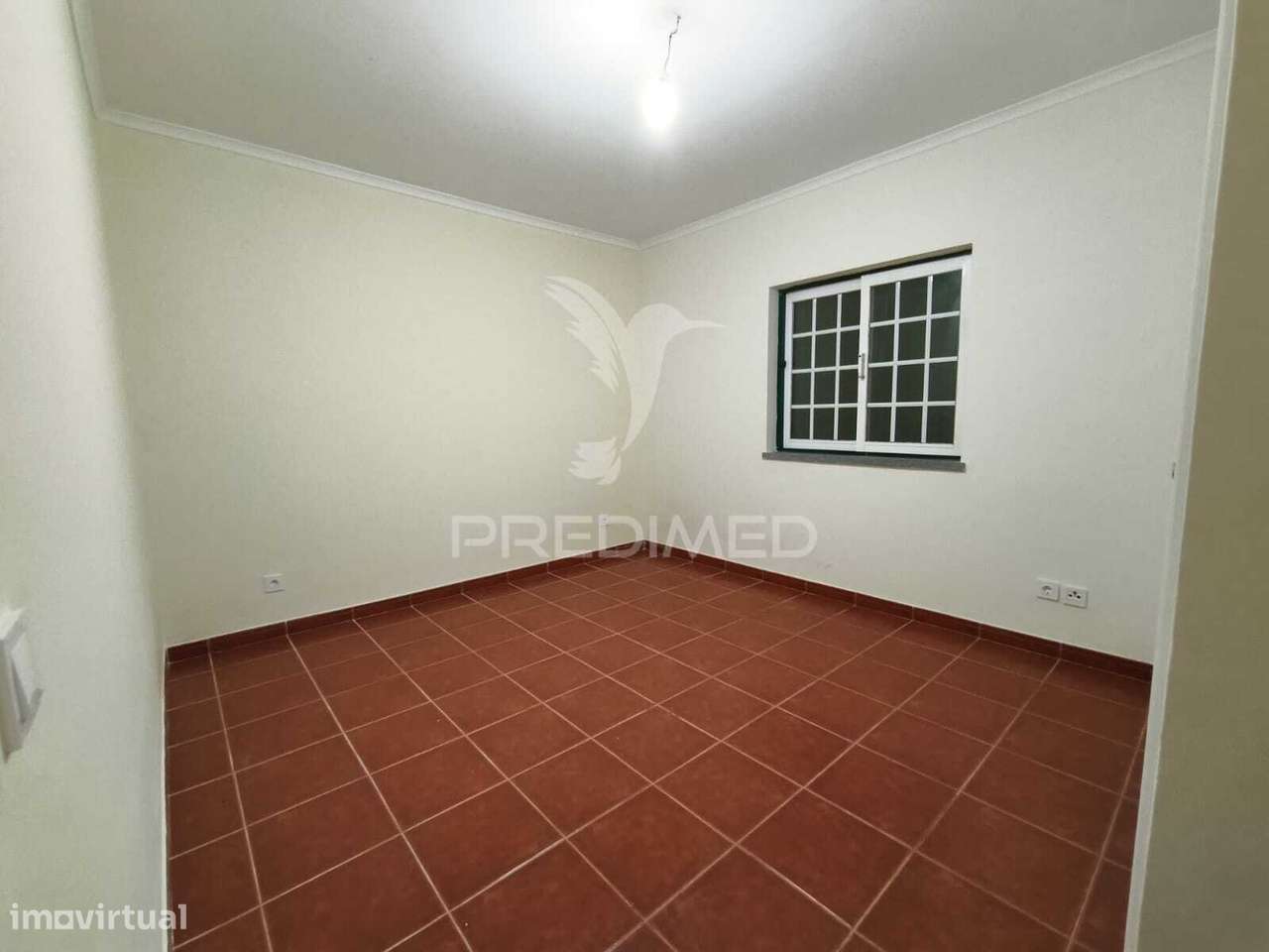 Moradia V3+2 c/ piscina e grande espaço exterior - Grande imagem: 4/34