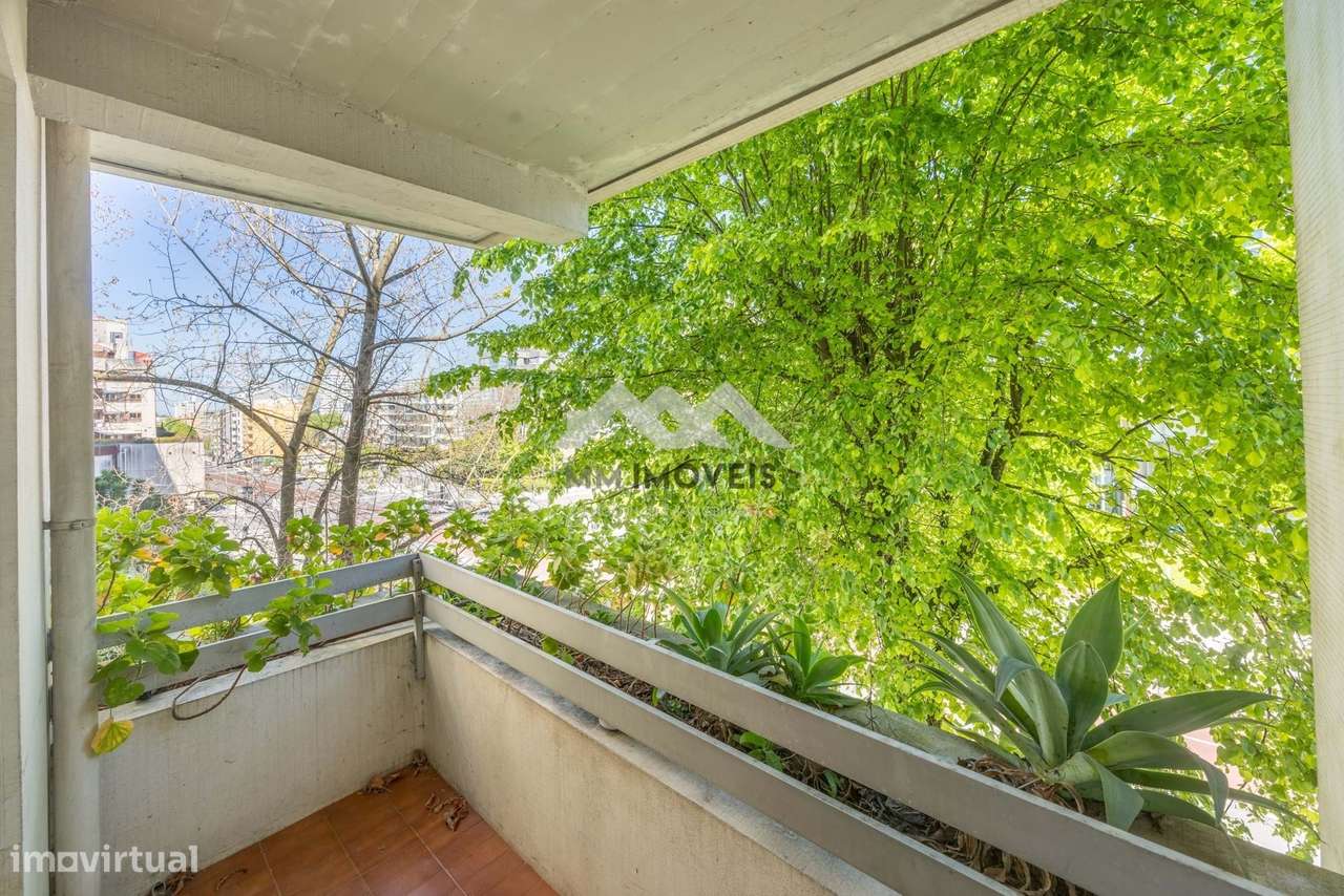 Apartamento T3+1 | Varanda |  Garagem | Arrumos | Avenida da Boavista - Grande imagem: 2/43