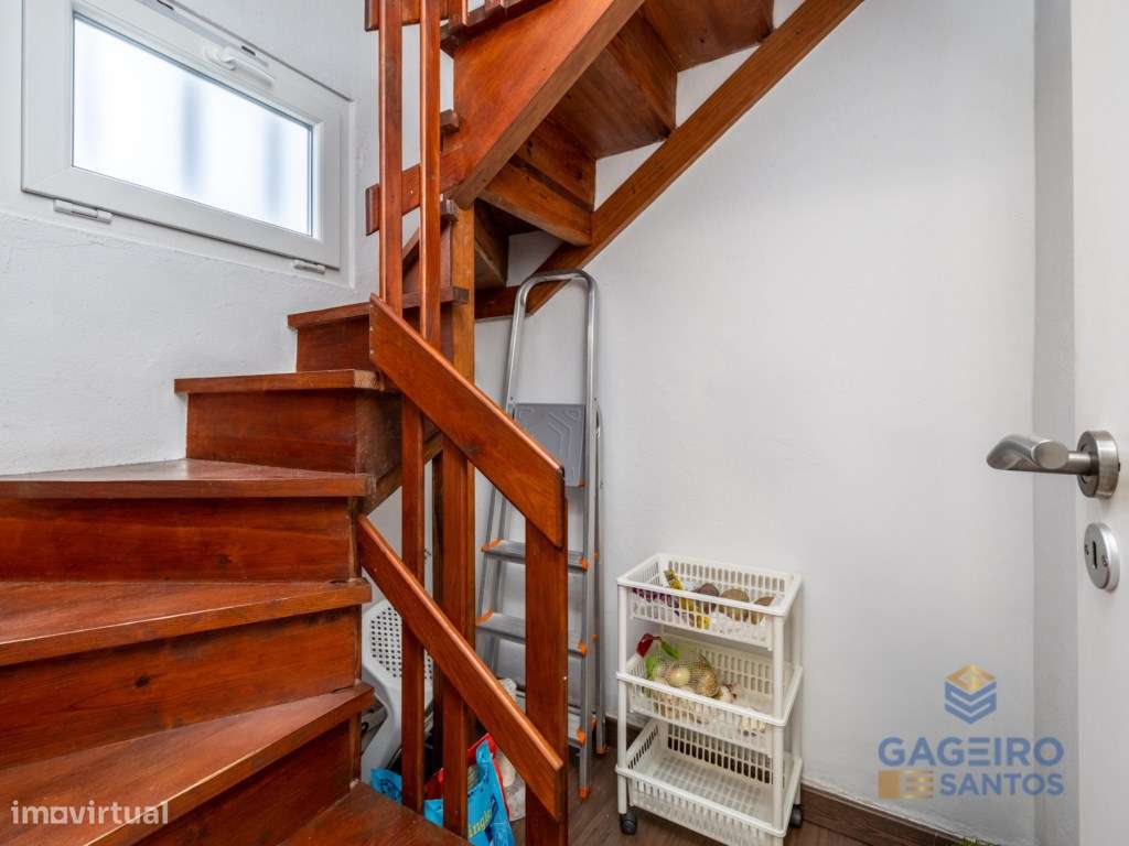 Moradia Remodelada T2 + 2-15