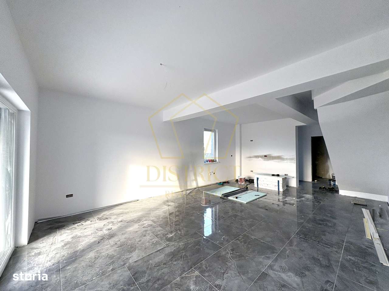 Duplex cu 3 camere, despărțit prin camera tehnica | Mosnita Noua | Bar - Imagine principală: 3/13