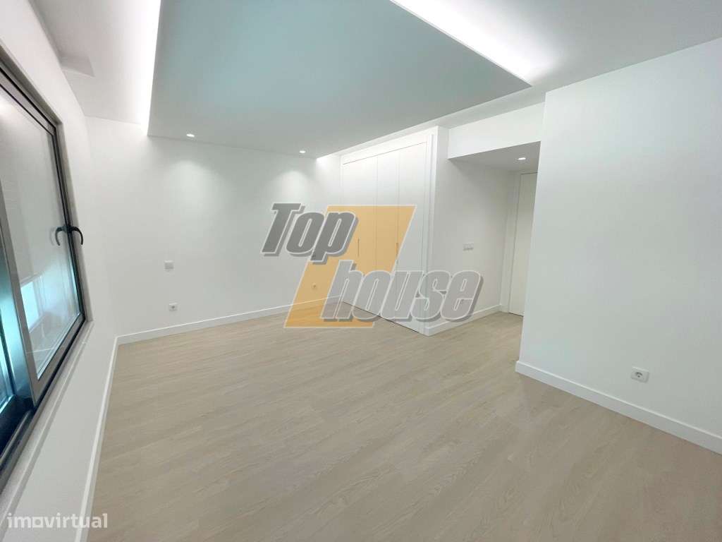 Apartamento T3 novo com terraço de 20m2 e parqueamento - Costa de C...-20