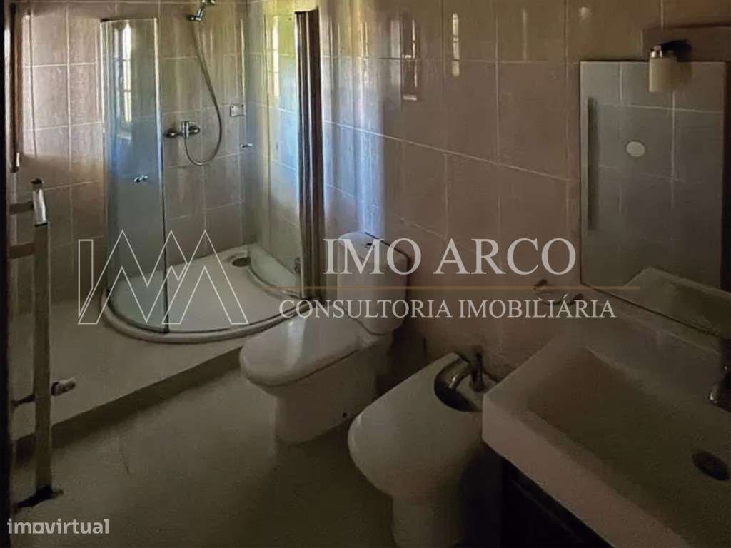 Quinta, com Moradia, Piscina e Adega-11