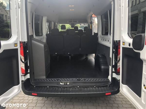 Ford Transit - 25