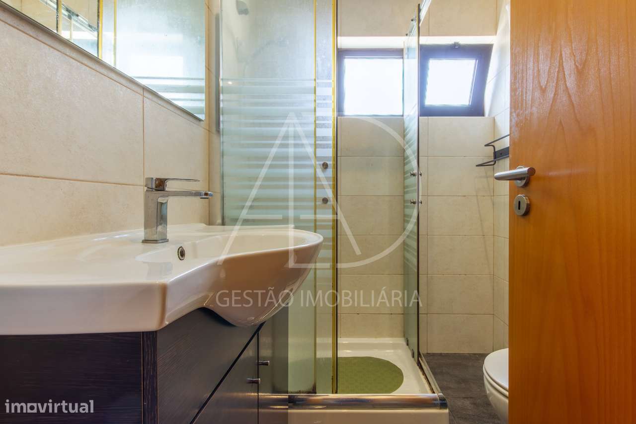 Apartamento T2 bem localizado em Baixa da banheira-7