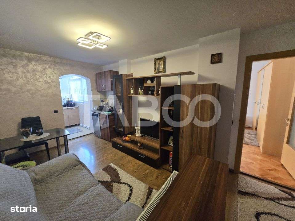 Apartament 3 camere decomandat 68mp cu balcon zona Siretului Sibiu - Imagine principală: 2/16