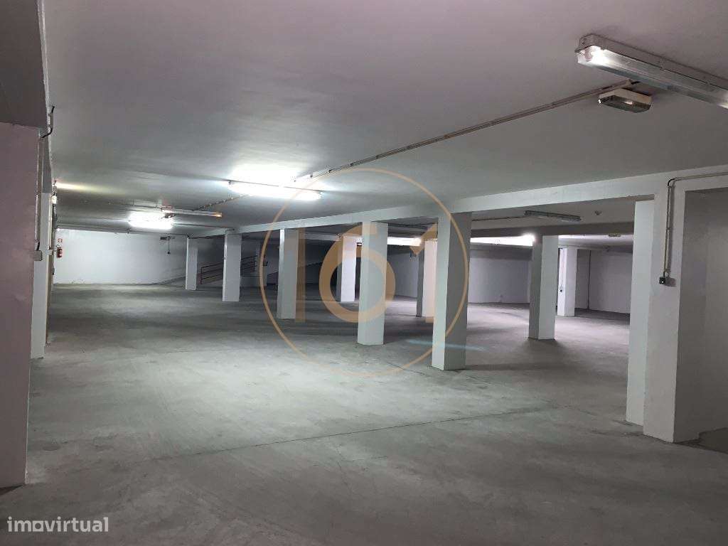 Lugares de Garagem próximo a Gonçalo Cristóvão - Grande imagem: 5/7
