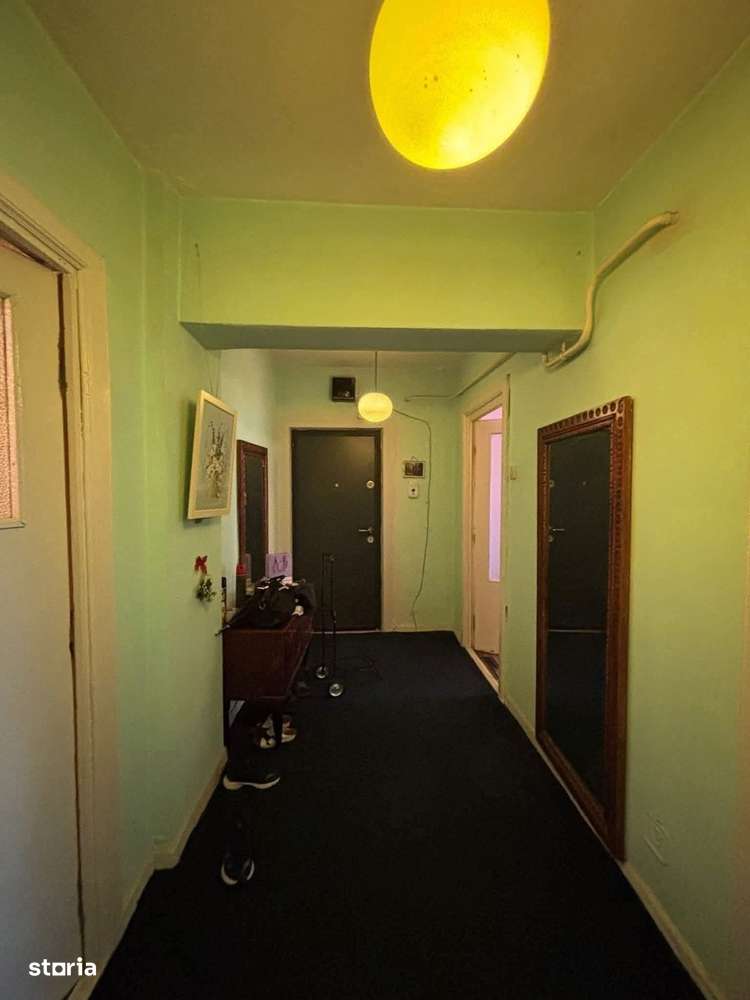 De vanzare 4 camere, zona ultracentrala, etaj intermediar, 68.900 euro - Imagine principală: 4/5