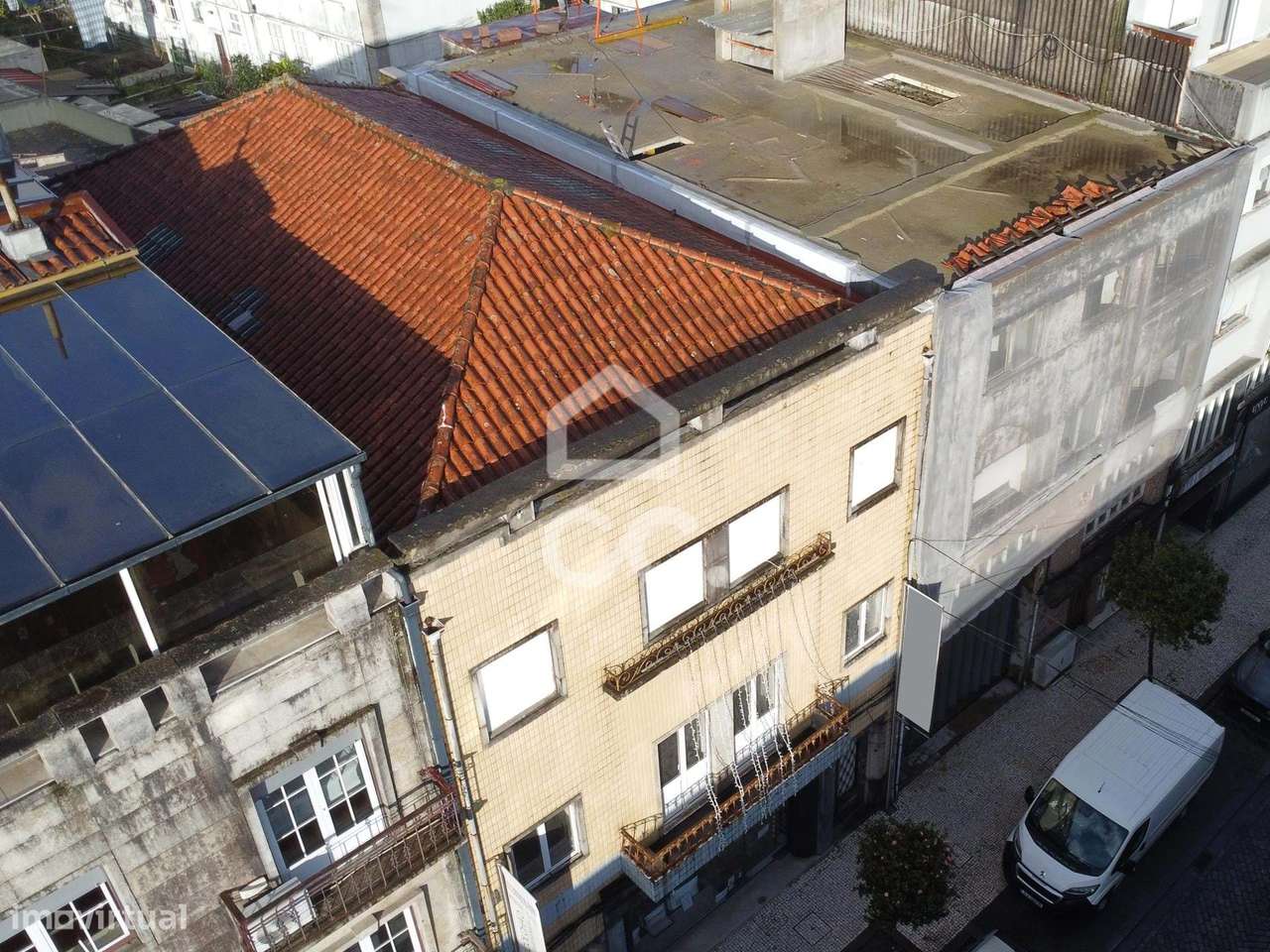Prédio com Loja de 489 m² e 2 Apartamentos no Coração de Vila Nova de-36