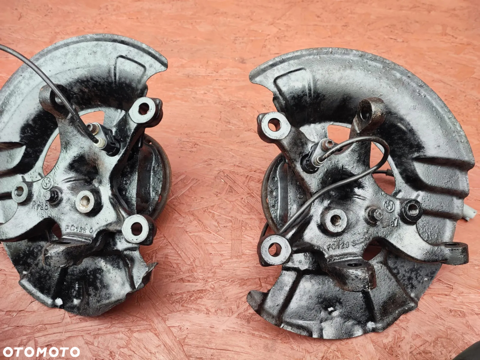 BMW E36 ORYGINALNA ZWROTNICA PRZÓD LEWA / PRAWA + CZUJNIK ABS. O NR: 1 092 080 / 1 092 079 / 1 136 791 / 1 136 792 / 1 163 027 OEM. BARDZO DOBRY STAN. - 12