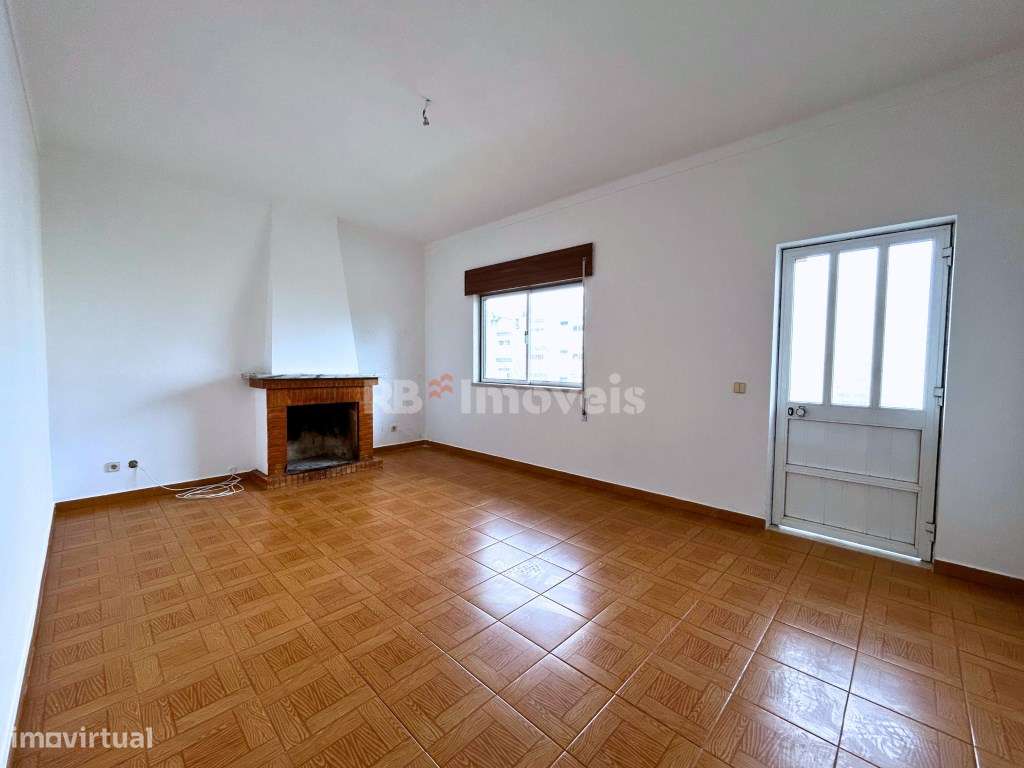 Moradia T2 - com Garagem e Logradouro - Grande imagem: 3/26