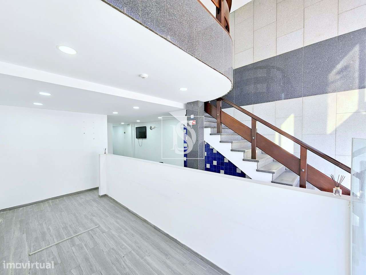 Loja 390 m2 Avenidas Novas - Campo Pequeno-2