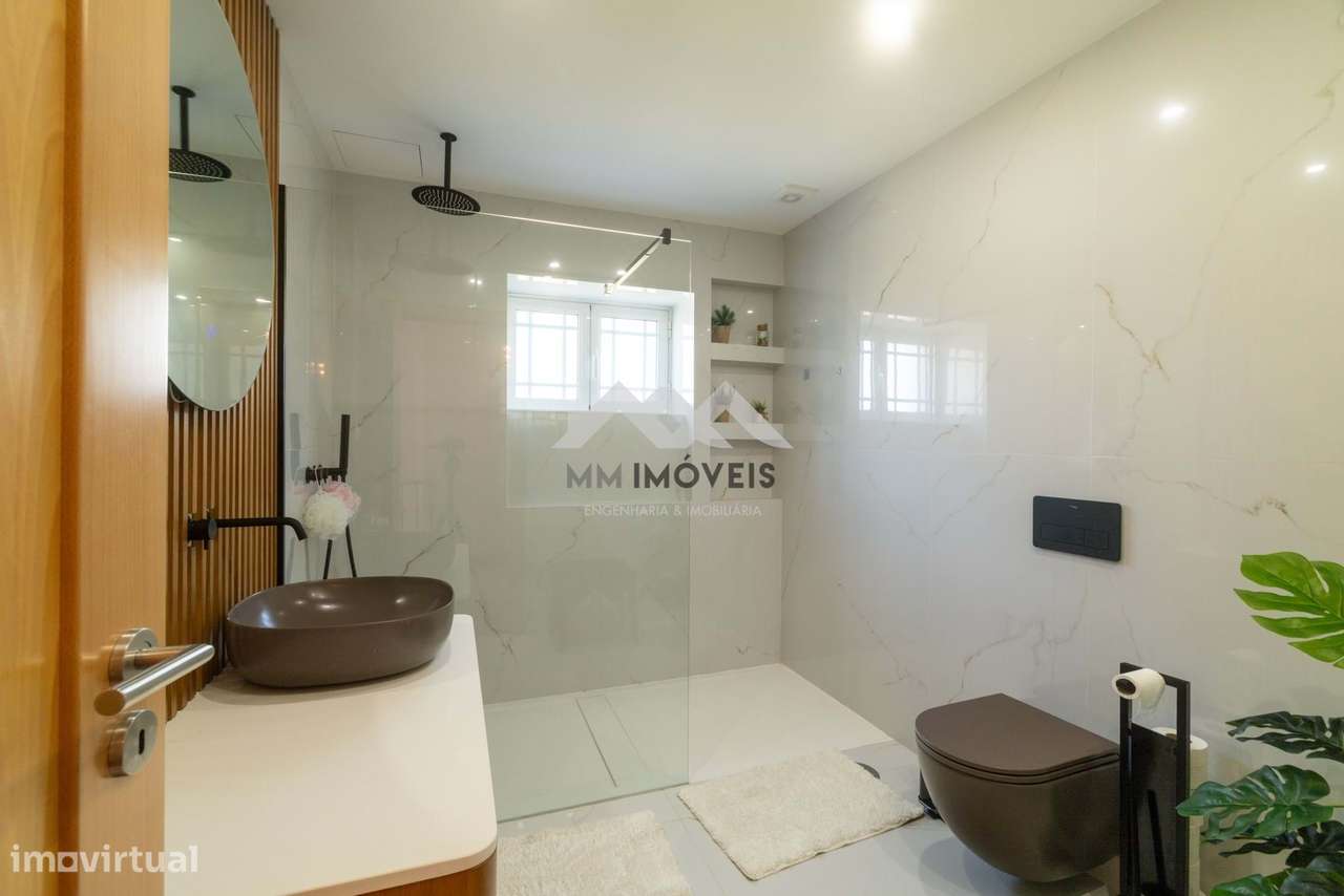 Moradia T4 | Piscina | Jardim | 4 frentes | Praia Fluvial-15