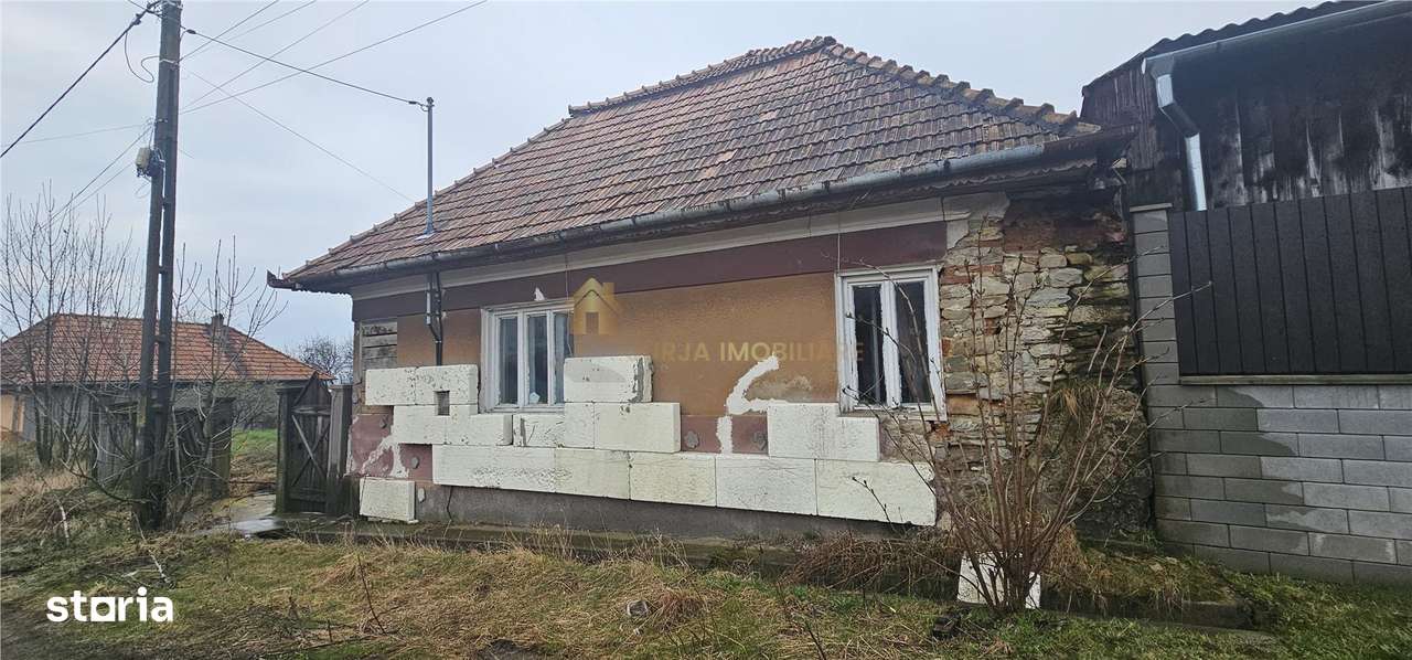 CASA 4 CAMERE 141 MP UTILI  CURTE LIBERA 1688 MP TEREN TOTAL 1839 - Imagine principală: 4/7